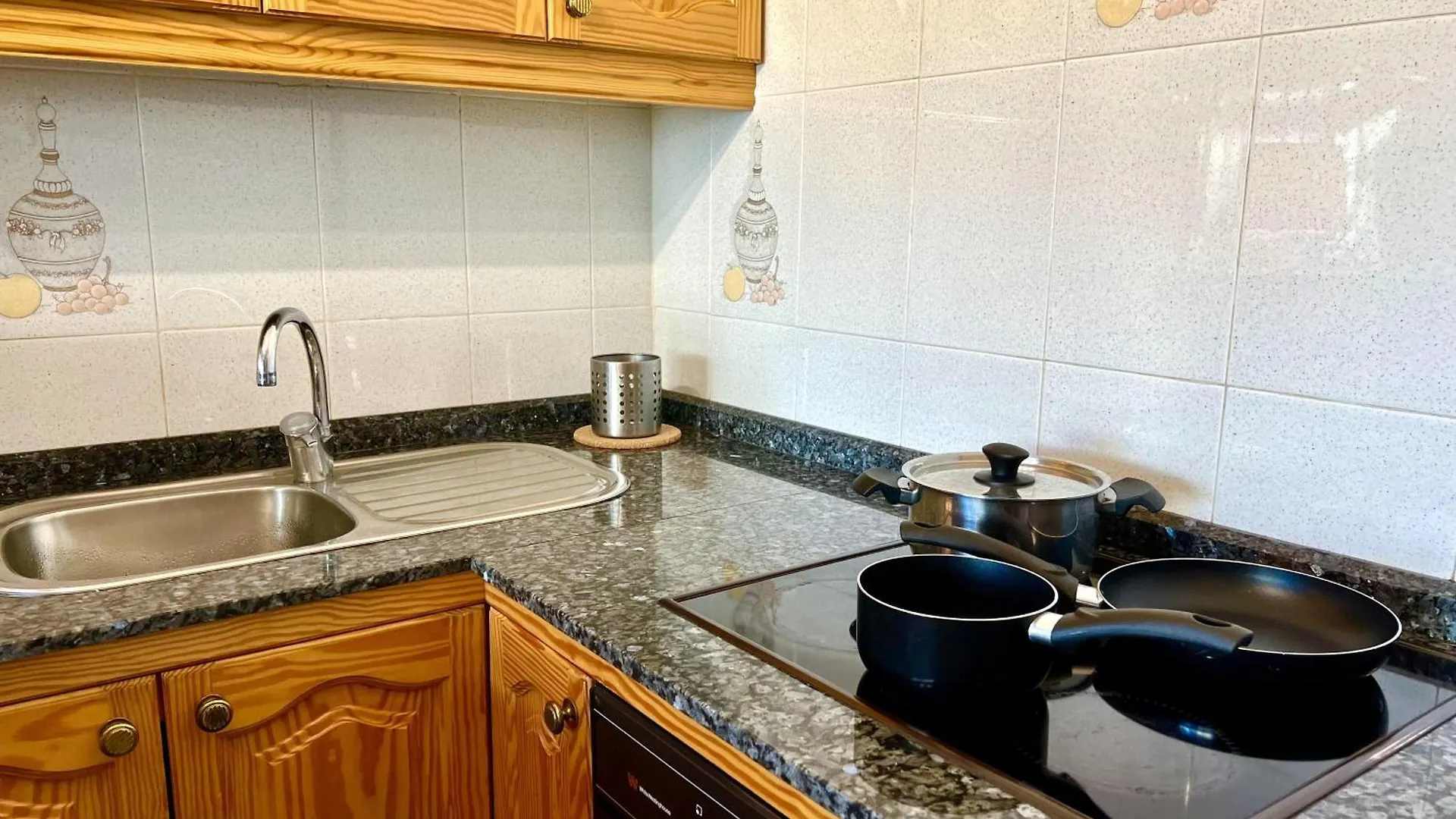 Beautiful 2-Bed Apartment In Maspalomas Near Yumbo