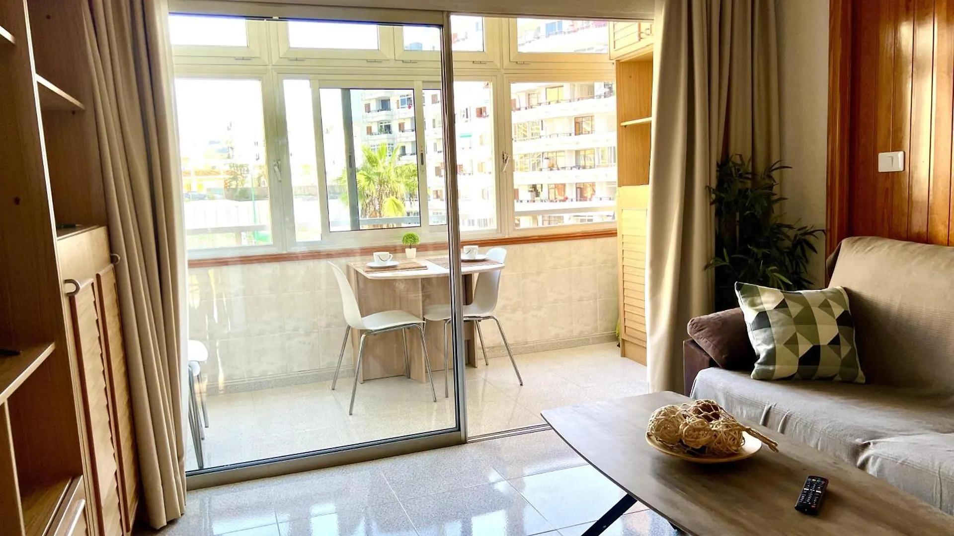 Beautiful 2-Bed Apartment In Maspalomas Near Yumbo  Maspalomas (Gran Canaria)