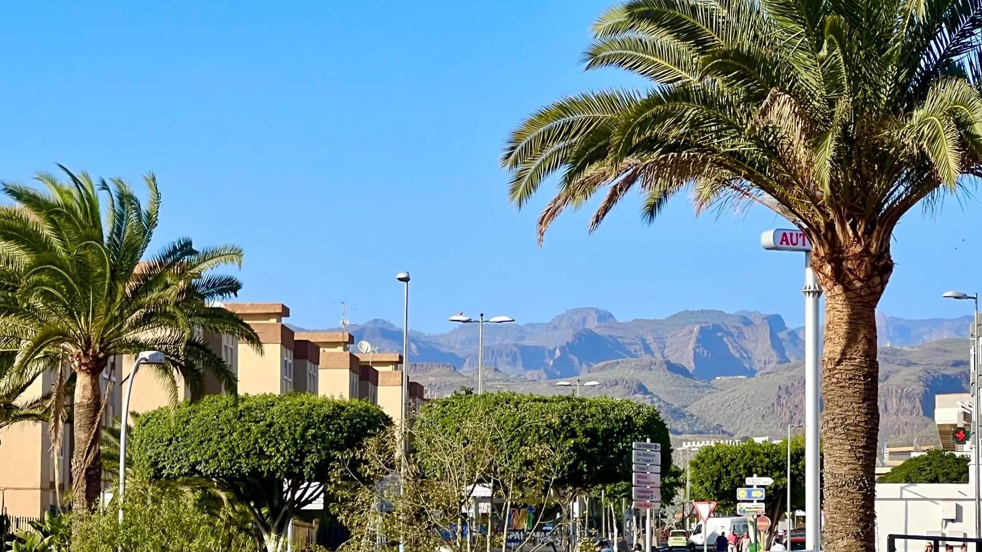 Beautiful 2-Bed Apartment In Maspalomas Near Yumbo