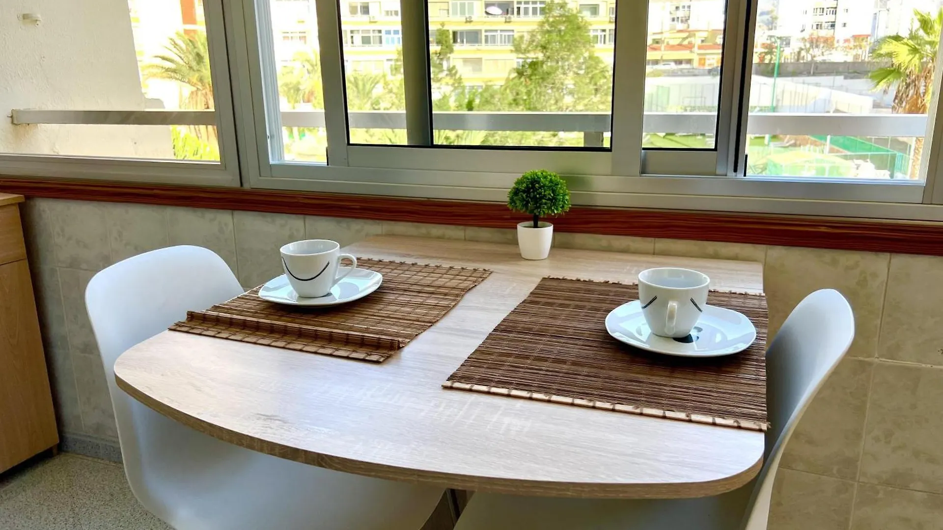 Beautiful 2-Bed Apartment In Maspalomas Near Yumbo